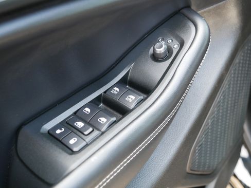 Used 2024 Jeep Grand Cherokee L Altitude AWD/4WD image 19