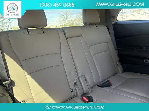 Used 2018 Honda Pilot Touring image 28