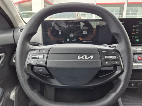 Used 2025 Kia K4 LXS image 9