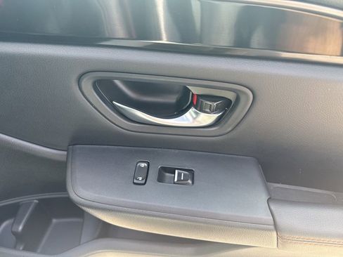 Used 2023 Honda Pilot TrailSport image 36