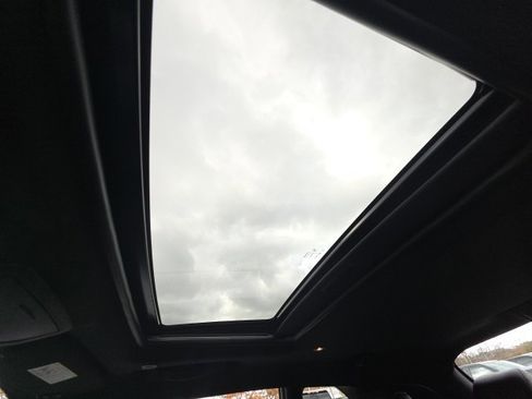 Used 2022 Dodge Challenger SRT Hellcat w/ Plus Package image 22