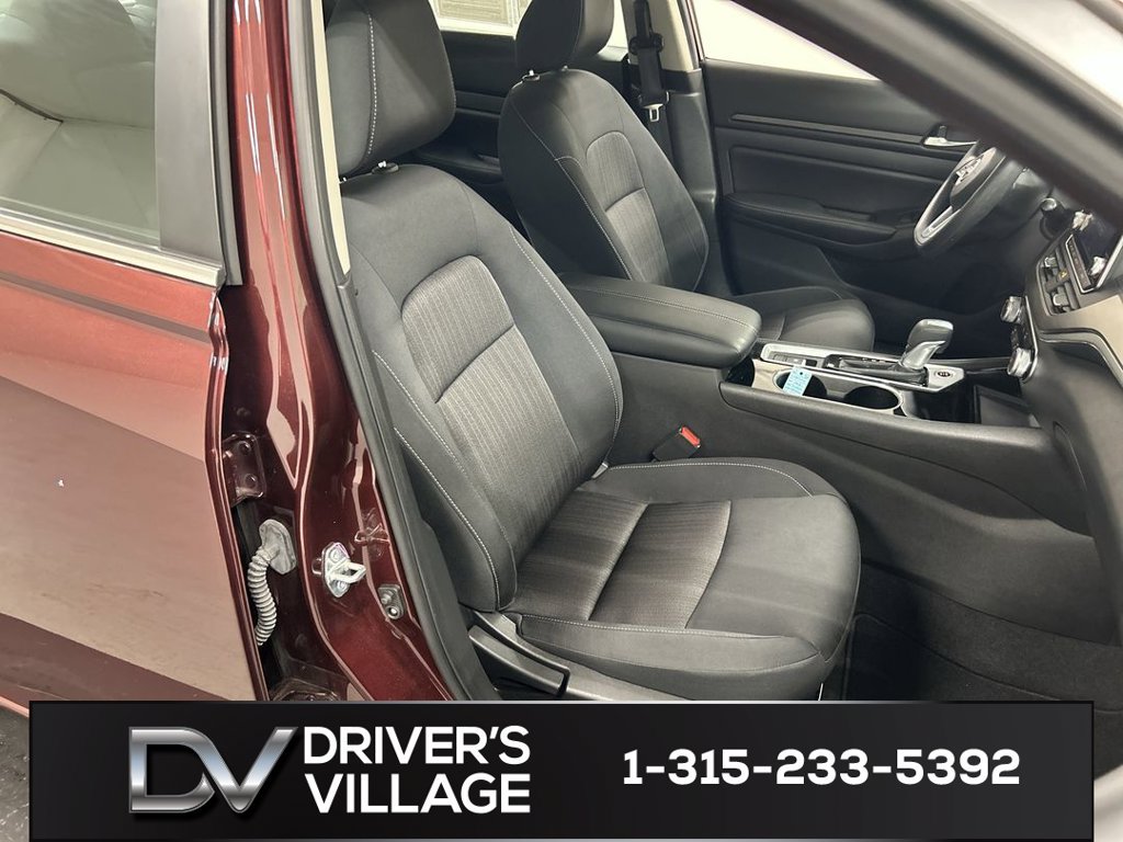 Used 2024 Nissan Altima 2.5 SV AWD/4WD image 22