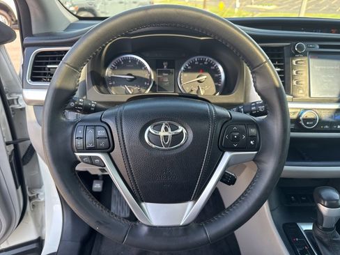 Used 2015 Toyota Highlander Limited image 56