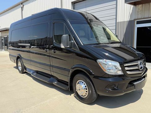 Used 2017 Mercedes-Benz Sprinter 3500 image 27