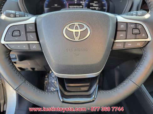 Used 2024 Toyota Grand Highlander Platinum image 21