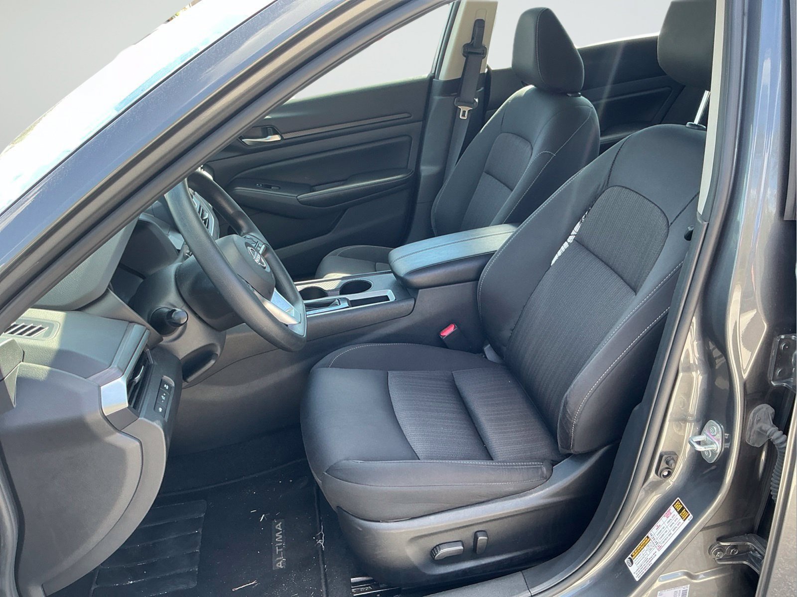 Certified 2025 Nissan Altima 2.5 SV FWD image 10
