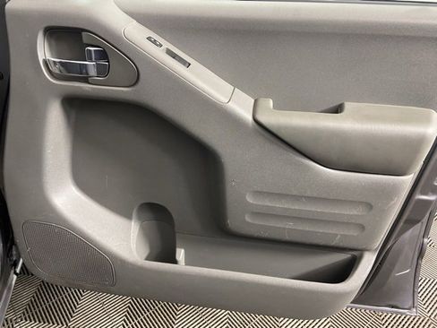 Used 2017 Nissan Frontier SV w/ SV Value Truck Package image 9