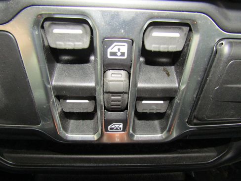 Used 2020 Jeep Wrangler Unlimited Sport S image 28