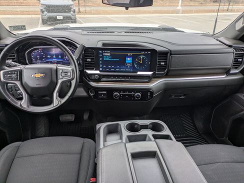 Used 2024 Chevrolet Silverado 3500 LT image 16