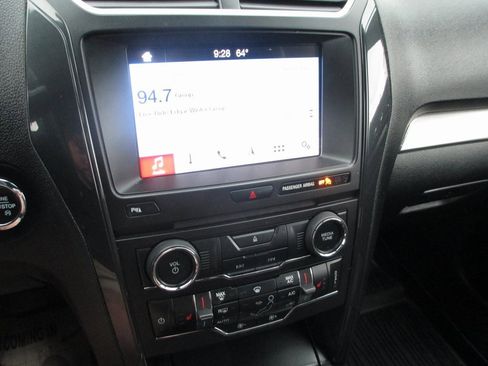 Used 2018 Ford Explorer XLT w/ Equipment Group 202A image 25