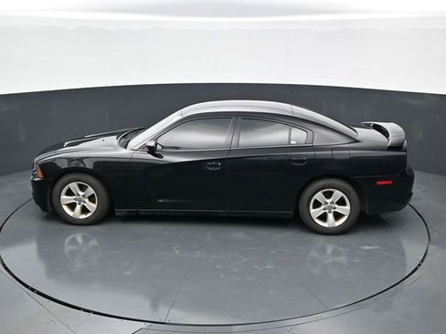 Used 2012 Dodge Charger SE RWD image 12