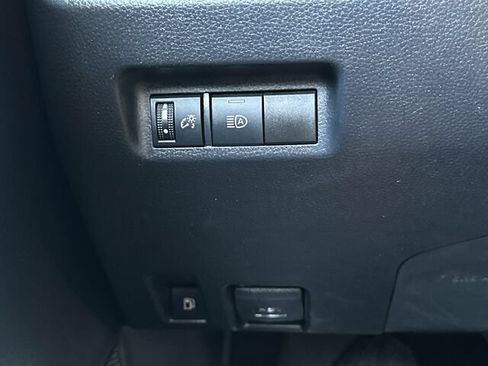 Used 2023 Toyota RAV4 LE AWD/4WD image 30