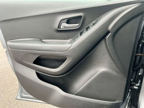 Used 2020 Chevrolet Trax LS w/ Tint and Cruise Package image 30