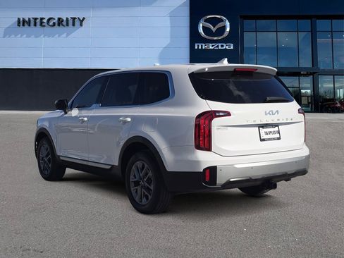 Used 2024 Kia Telluride LX image 4