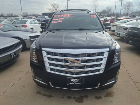 Used 2017 Cadillac Escalade ESV Premium Luxury w/ LPO, Radiant Package image 9