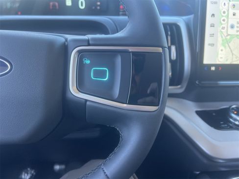 New 2025 Ford Expedition Max Active image 7