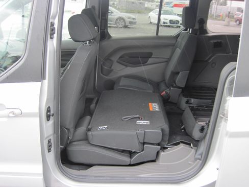 Used 2023 Ford Transit Connect XLT FWD image 10