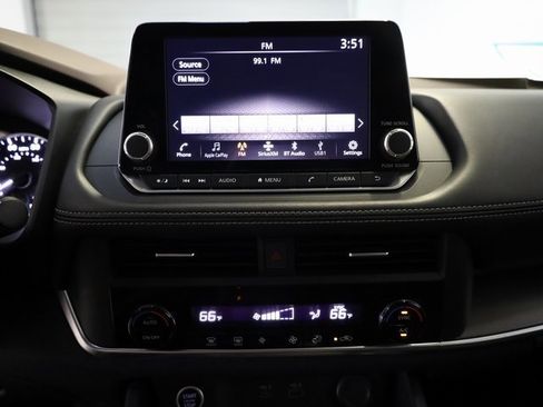 Used 2023 Nissan Rogue SV image 26