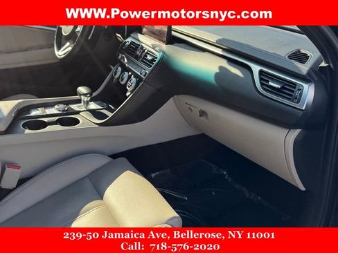 Used 2023 Genesis G70 2.0T image 13