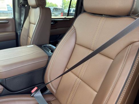 New 2026 Chevrolet Suburban High Country image 15