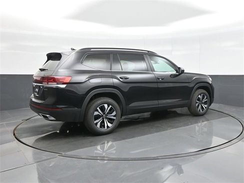 New 2026 Volkswagen Atlas SE image 7