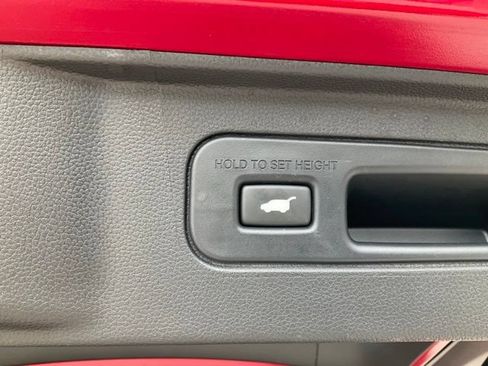 Used 2025 Honda Pilot EX-L image 18