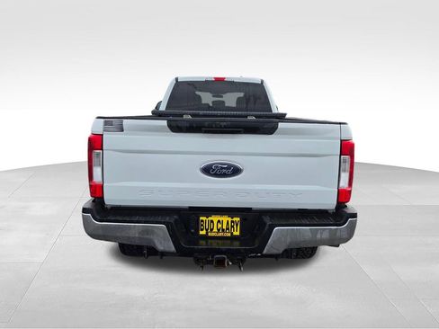 Used 2017 Ford F250 XLT image 5