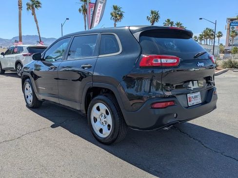 Used 2016 Jeep Cherokee Sport FWD image 8