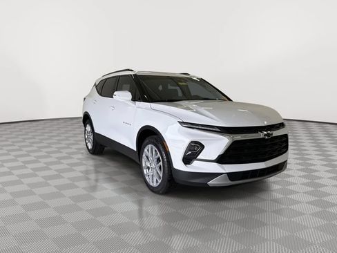 Certified 2024 Chevrolet Blazer LT FWD image 2