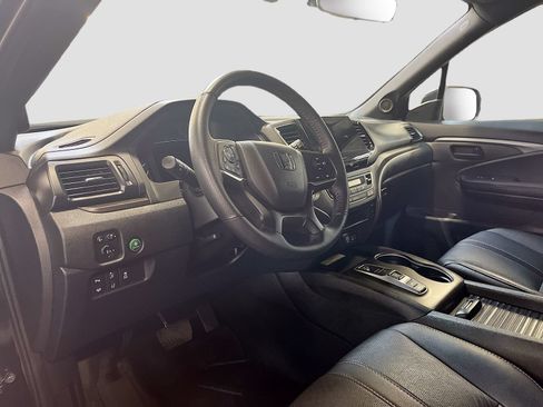 Used 2023 Honda Passport TrailSport image 9