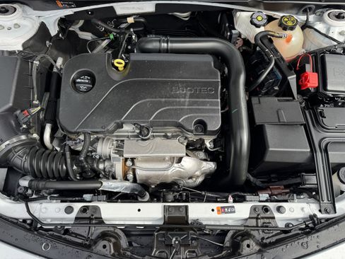 Used 2024 Chevrolet Malibu LT image 29