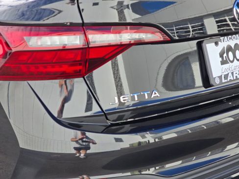 Used 2024 Volkswagen Jetta SE image 14