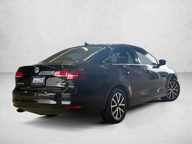 Used 2017 Volkswagen Jetta SE FWD image 2