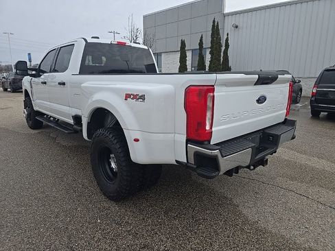 Used 2023 Ford F350 XLT image 4