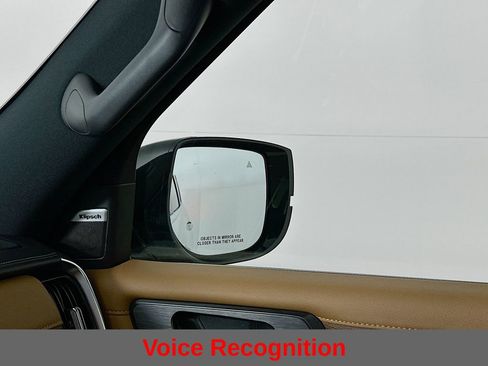 Certified 2025 Nissan Armada Platinum Reserve image 27