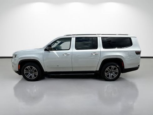Used 2024 Jeep Wagoneer L Series II w/ Flexible Seating Group RWD image 6