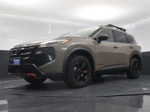 Certified 2025 Nissan Rogue SV image 26