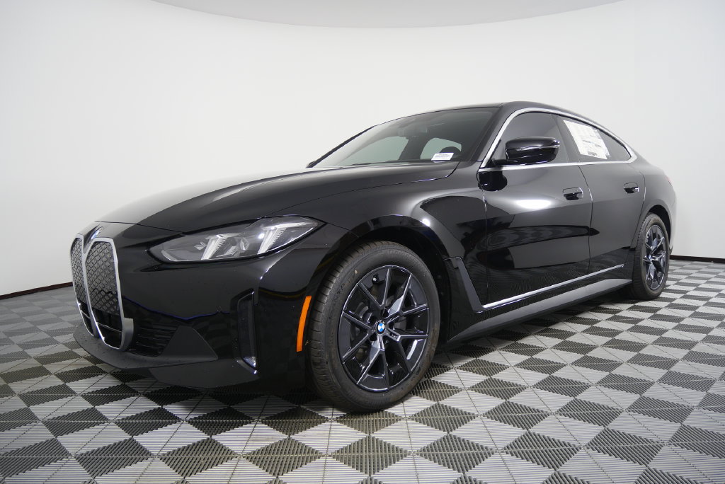 Used 2026 BMW i4 eDrive40 w/ Premium Package RWD image 8