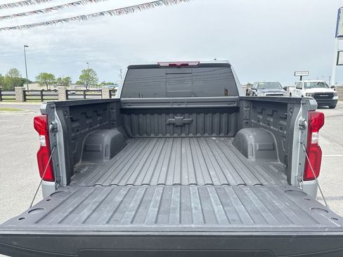 Used 2025 Chevrolet Silverado 1500 High Country AWD/4WD image 17