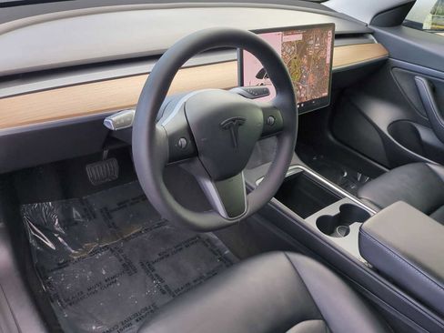 Used 2021 Tesla Model 3 Standard Range Plus image 10