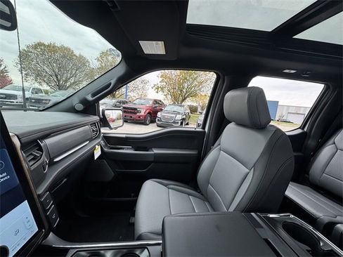 New 2025 Ford F150 Lightning Lariat image 34