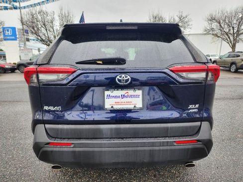 Used 2019 Toyota RAV4 XLE image 4