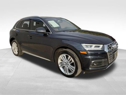 Used 2020 Audi Q5 Prestige AWD/4WD image 3