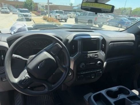 Used 2025 Chevrolet Silverado 1500 Custom Trail Boss AWD/4WD image 9