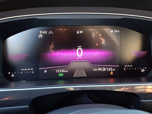 Used 2024 Volkswagen Tiguan SE R-Line image 21