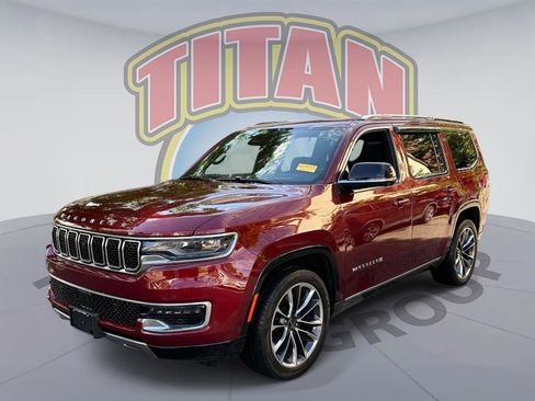 Used 2023 Jeep Wagoneer Series III w/ Premium Group I AWD/4WD image 1
