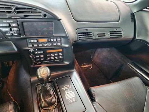 Used 1996 Chevrolet Corvette Coupe RWD image 13