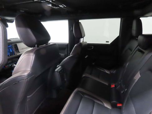 Used 2025 Ford Bronco Outer Banks AWD/4WD image 16