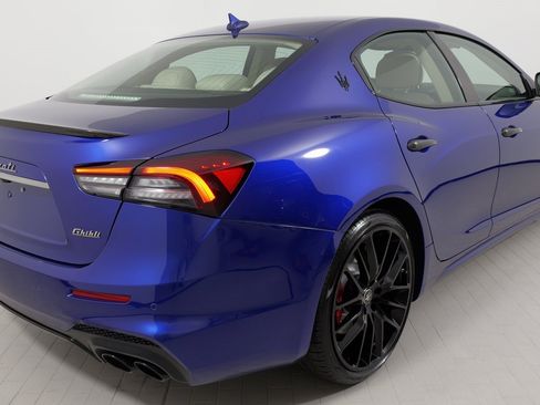Used 2022 Maserati Ghibli Modena image 14