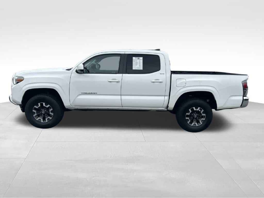 Used 2020 Toyota Tacoma SR5 RWD image 7
